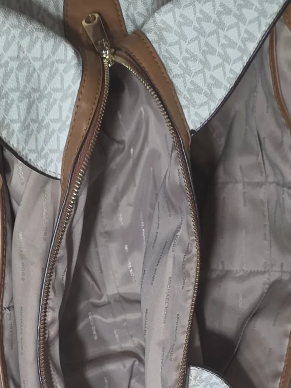 Michael Kors Bedford Large Vanilla Monogram Shoulder Bag Hobo Leather Trim